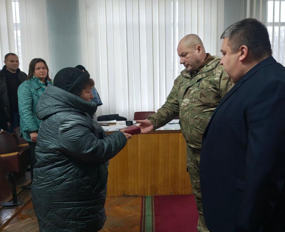 Посмертну нагороду загиблого рожищанина Віталія Матвійчука отримала матір Героя
