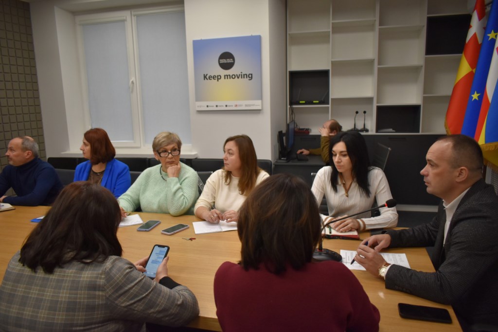 У Волинській ОВА обговорили ключові аспекти реформи кращого догляду для дітей та підтримки сімей