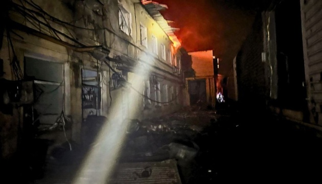 Війська рф знову вночі вдарили дронами по Фастову, є пошкодження