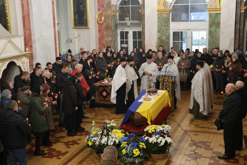 У Луцьку попрощалися з військовослужбовцем Богданом Чепелою