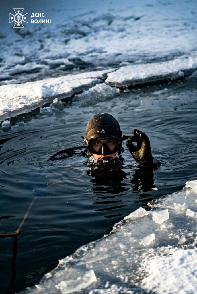 Волинські рятувальники попередили про небезпеку тонкої криги
