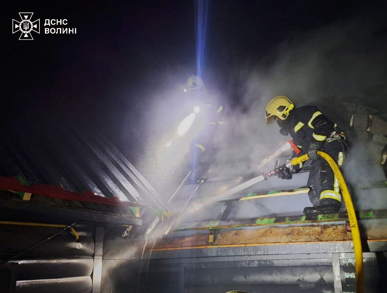 У Цумані горіла господарська споруда