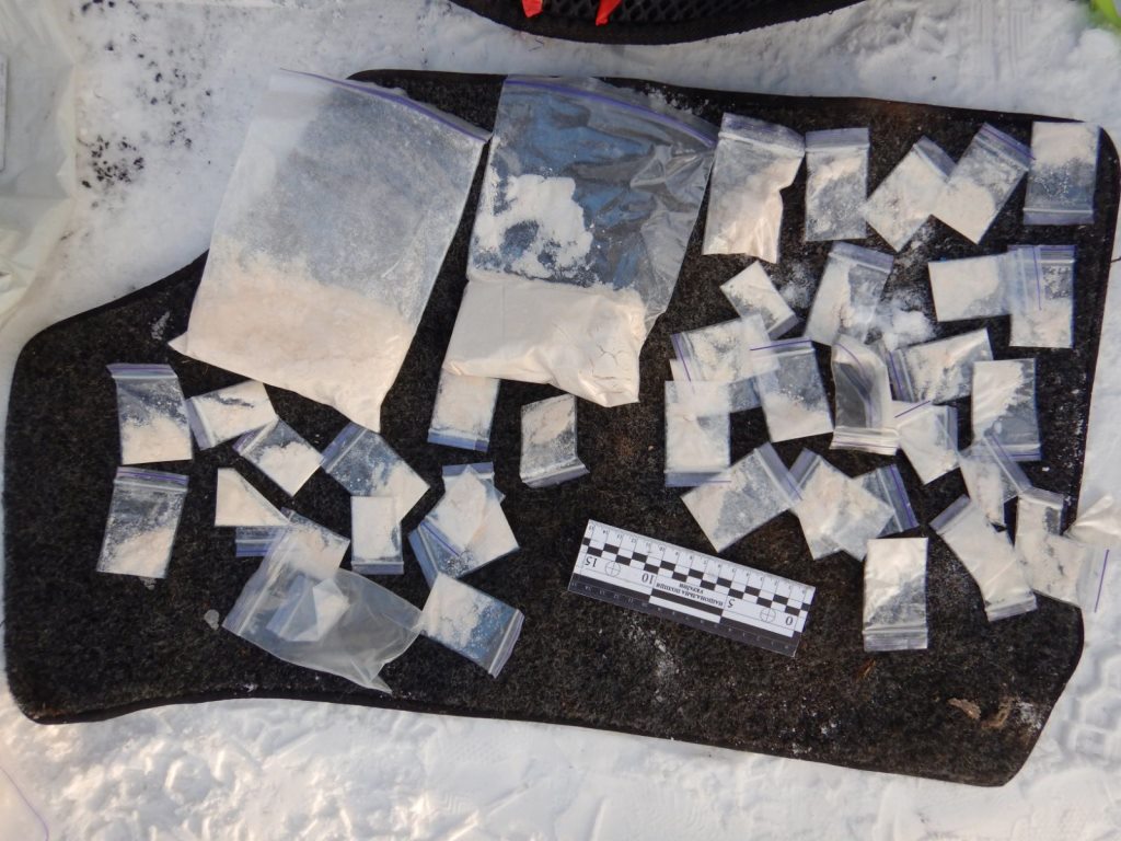 На Волині під час комендантської години у водія знайшли гранату та наркотики