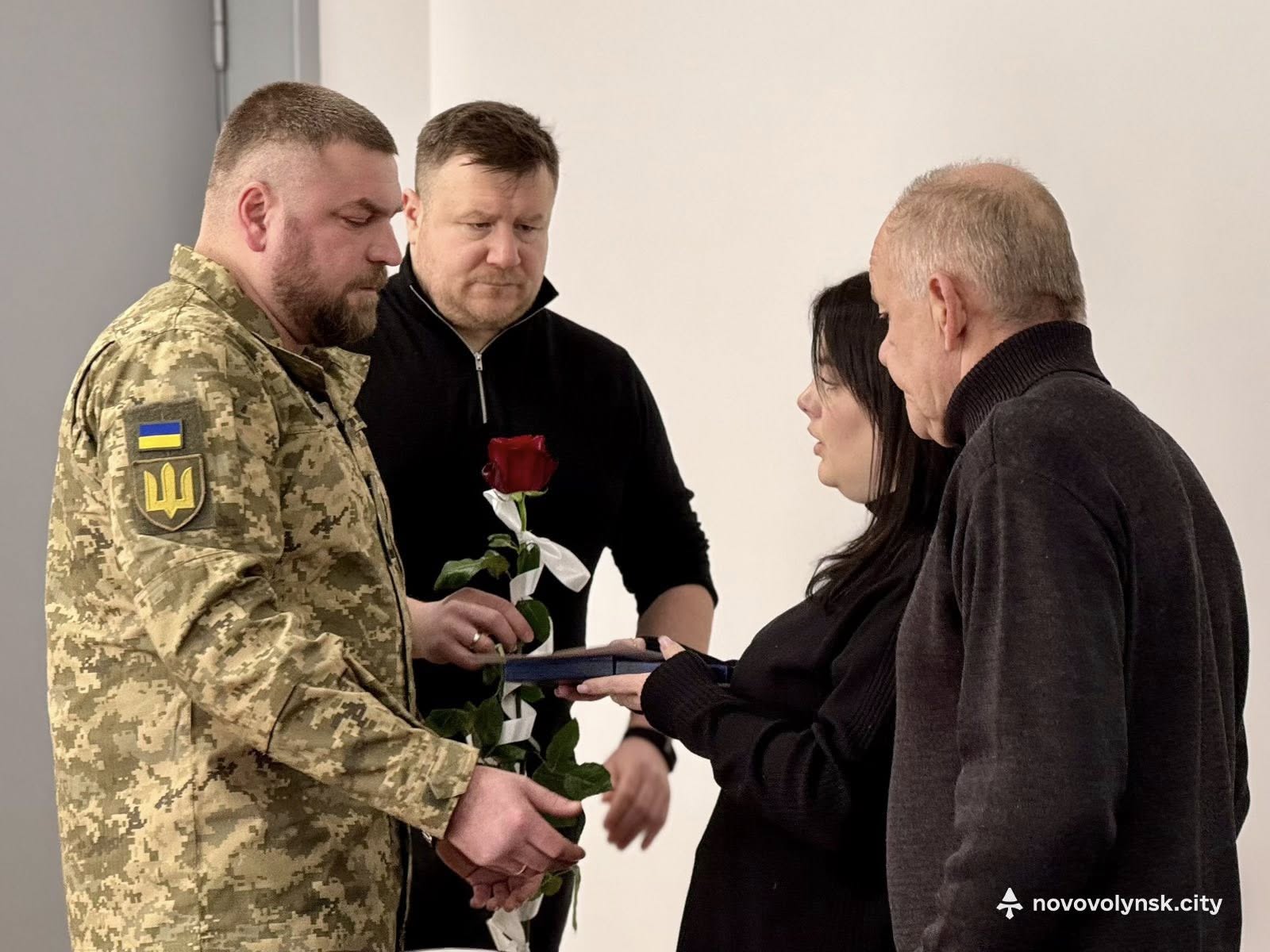 Захисників з Нововолинська Олександра Старжинського та Сергія Савоніка посмертно відзначили нагородами