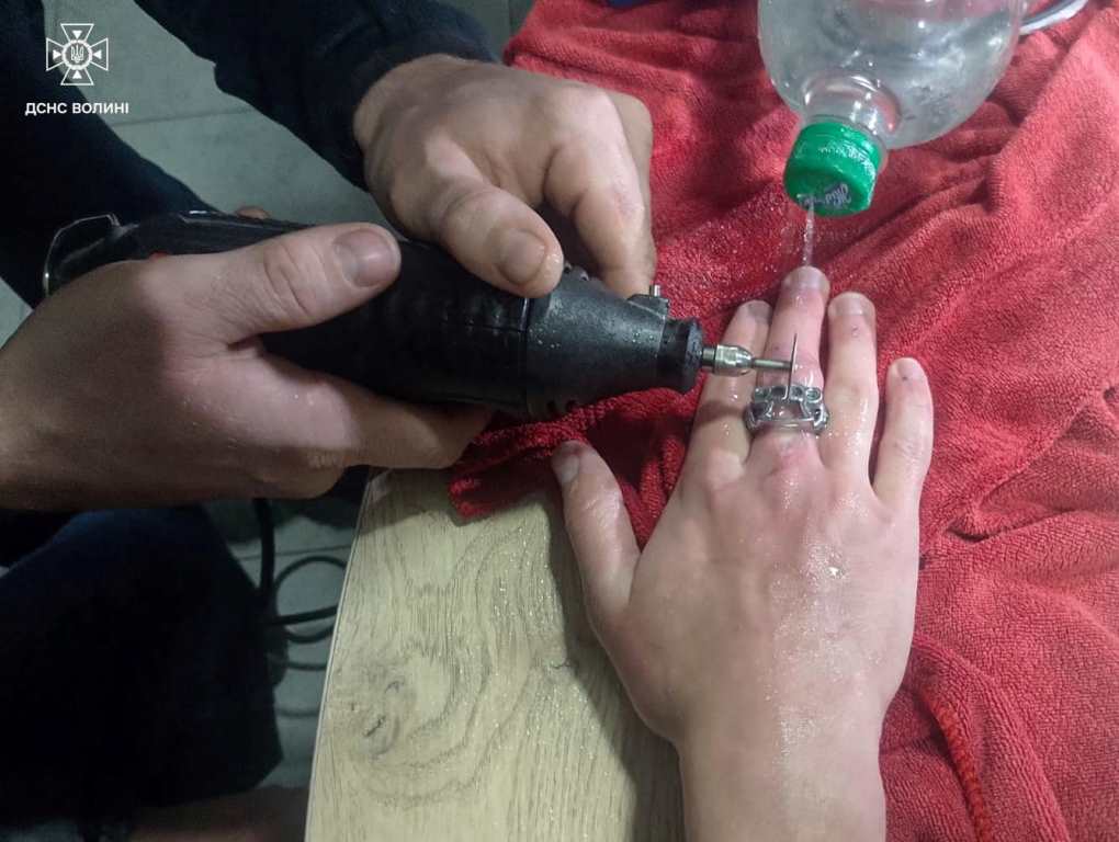 У Камені-Каширському рятувальники надали допомогу підлітку