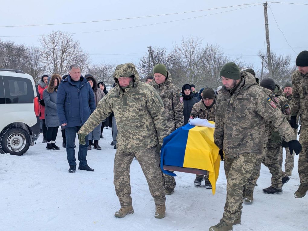 У Колодяжненській громаді попрощалися із воїном Володимиром Вавринюком