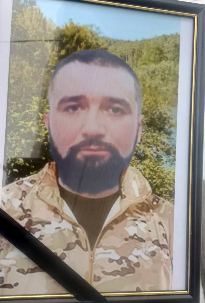 Підгайцівська громада попрощалася з військовослужбовцем Денисом Деркачем