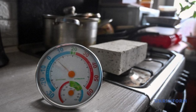 У Києві понад 1200 багатоквартирних будинків досі без опалення