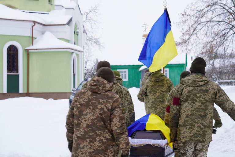 У Володимирі попрощалися з полеглим Захисником Романом Люлькою