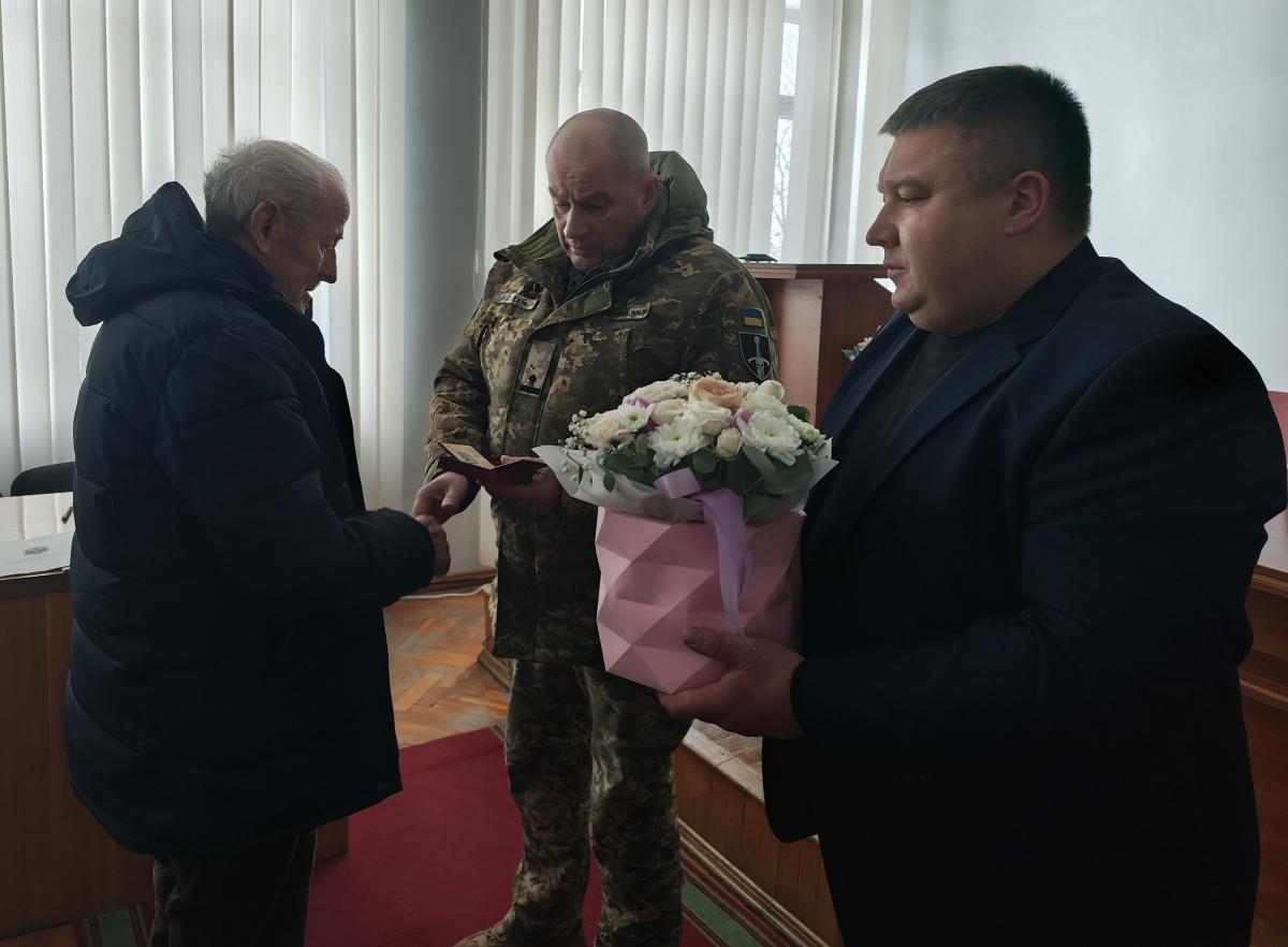 У Рожищенській громаді родинам Героїв вручили державні нагороди