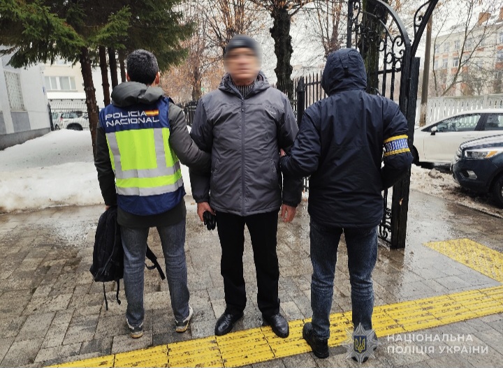 У Луцьку затримали фігуранта, який понад 10 років переховувався від правосуддя в Іспанії