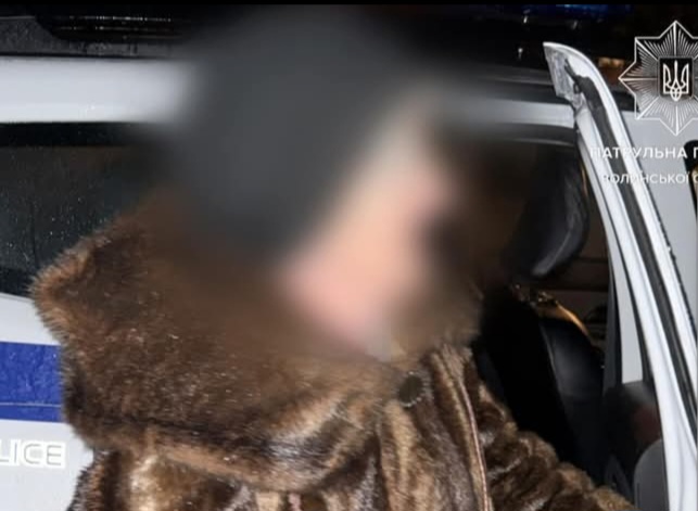 Патрульні та небайдужі допомогли повернутися додому літній лучанці