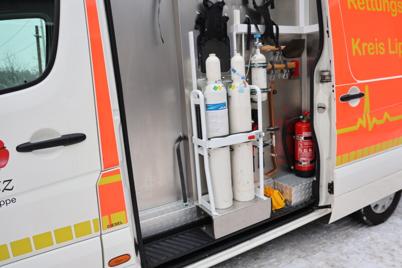 Мер Луцька передав спецавтомобіль для аварійно-рятувального загону ДСНС