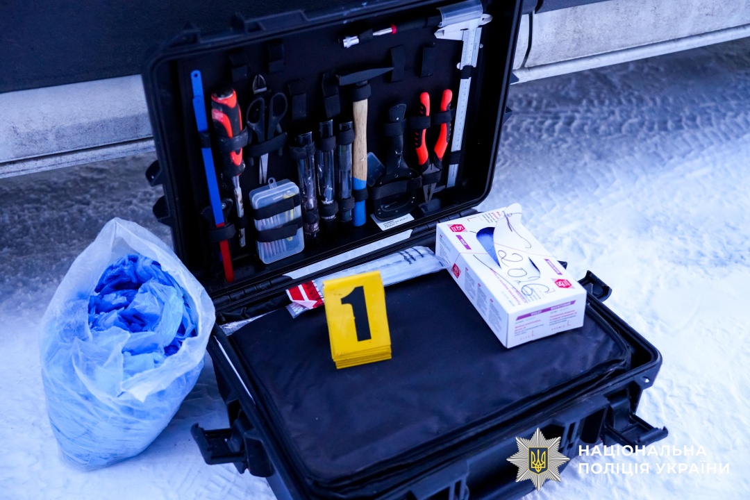 На Рівненщині 72-річний чоловік убив п’ятьох сусідів-переселенців сокирою й молотком