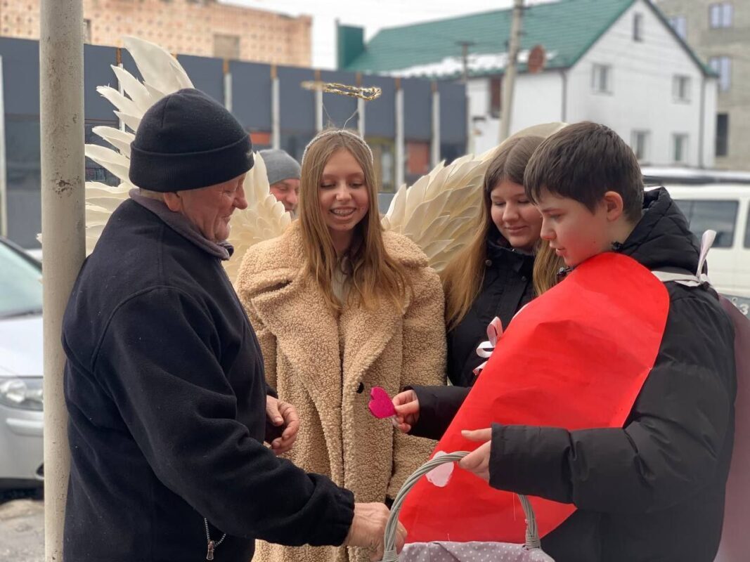 Рада старшокласників Ковеля провела акцію підтримки та добрих справ