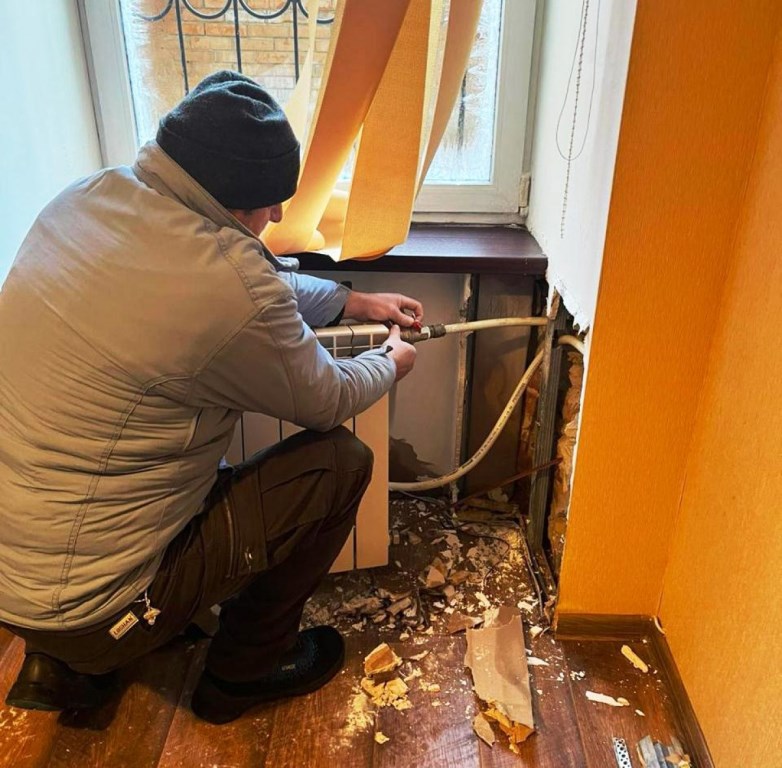 Ремонтна бригада з Камінь-Каширського району допомагає відновлювати теплопостачання у Києві