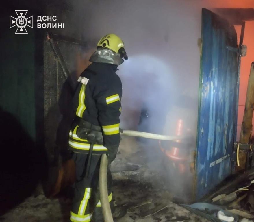 За добу на Волині горіли дві господарські споруди