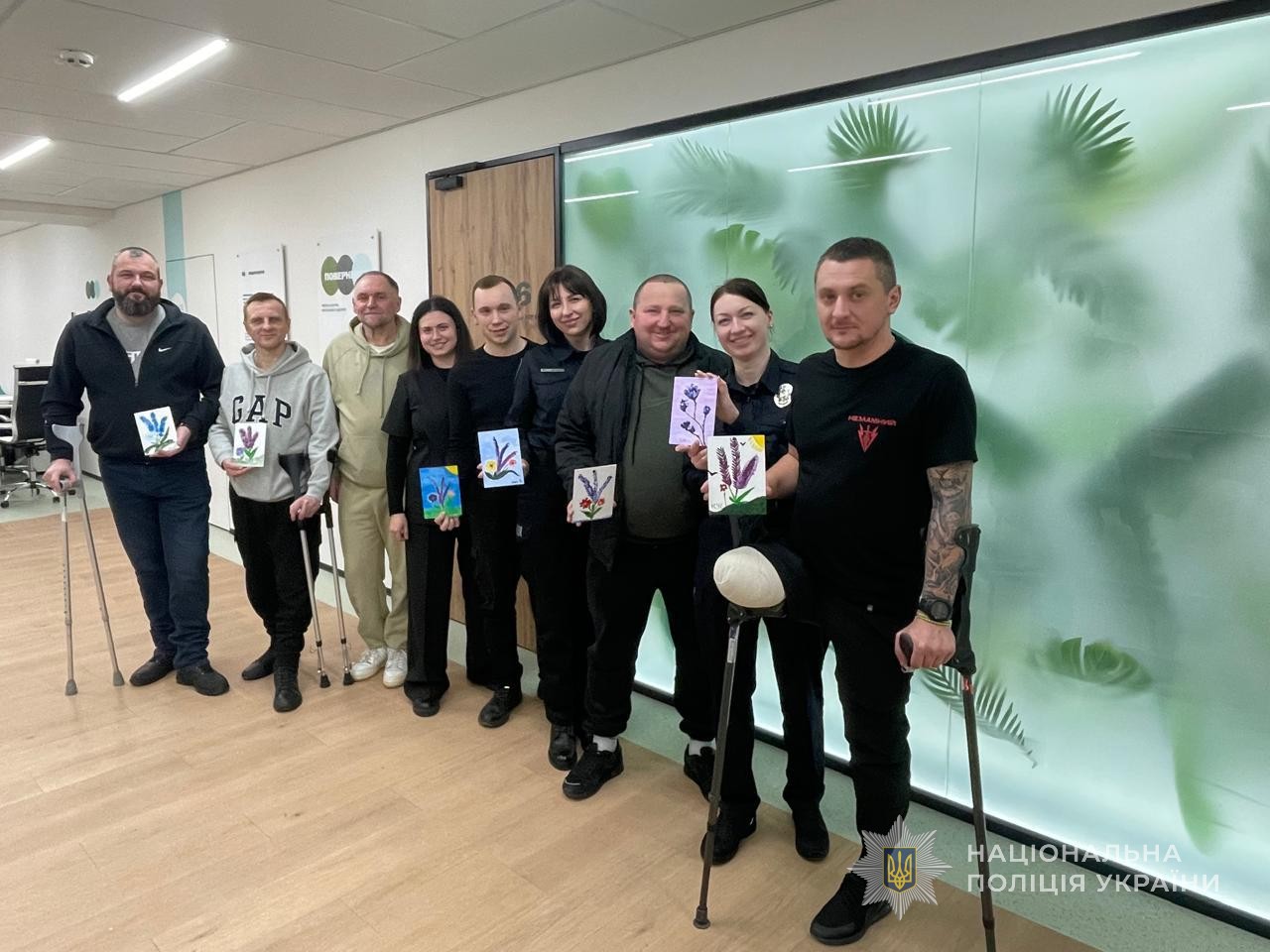 Арт-терапія для поранених правоохоронців: у Луцьку відбулася відновлювальна сесія