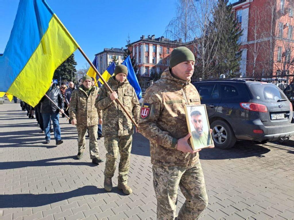 Віддав життя за Україну: у Ковелі в останню земну дорогу провели загиблого Героя Олександра Масла