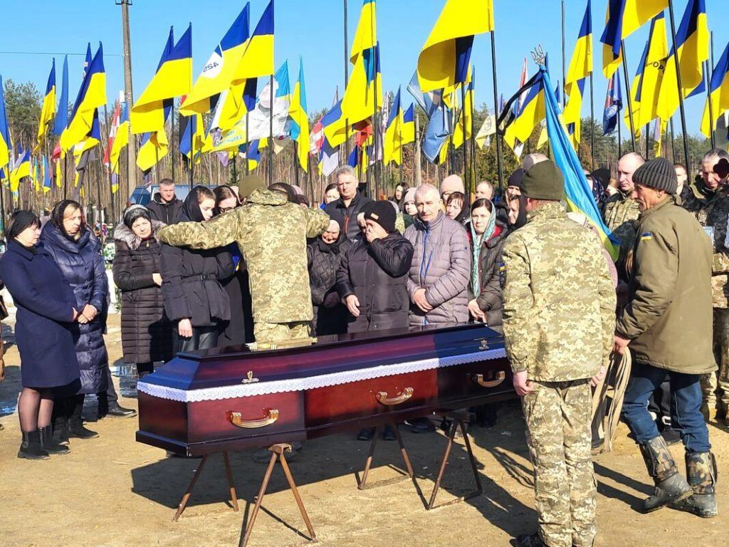 Повернувся додому назавжди: у Ковелі віддали останню шану воїну Миколі Петровському