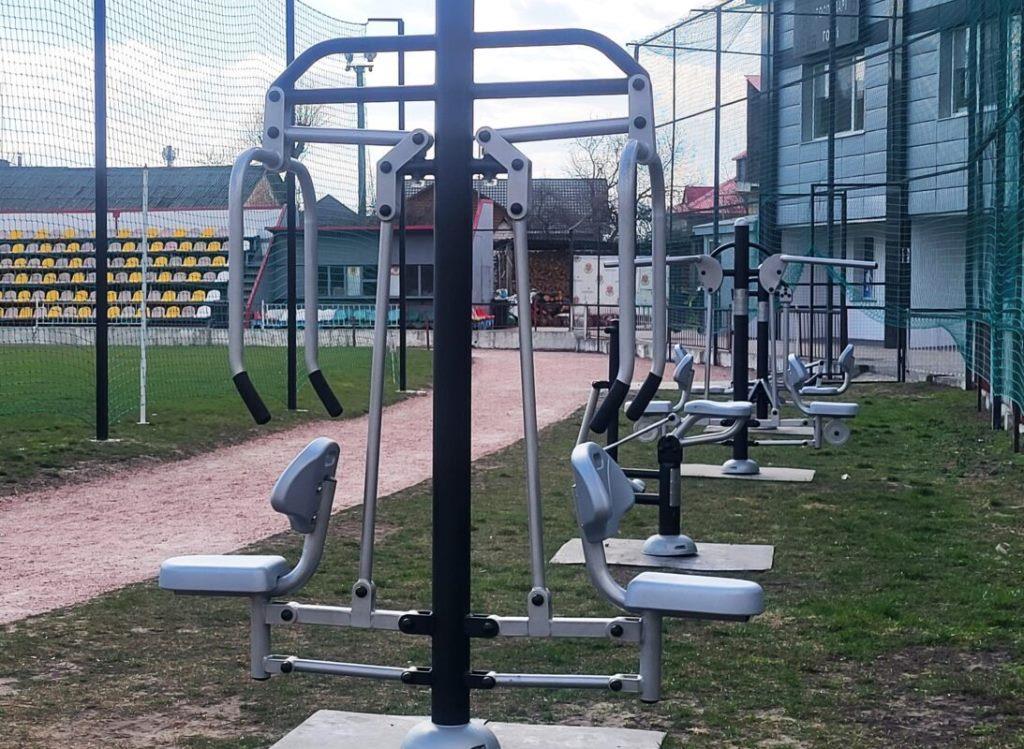 Ковель стає спортивнішим: нові вуличні тренажери від німецьких партнерів уже чекають на ковельчан