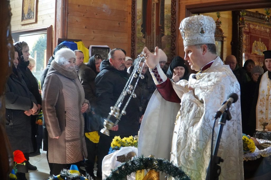 Володимирська громада попрощалася із Захисником Василем Бакуном