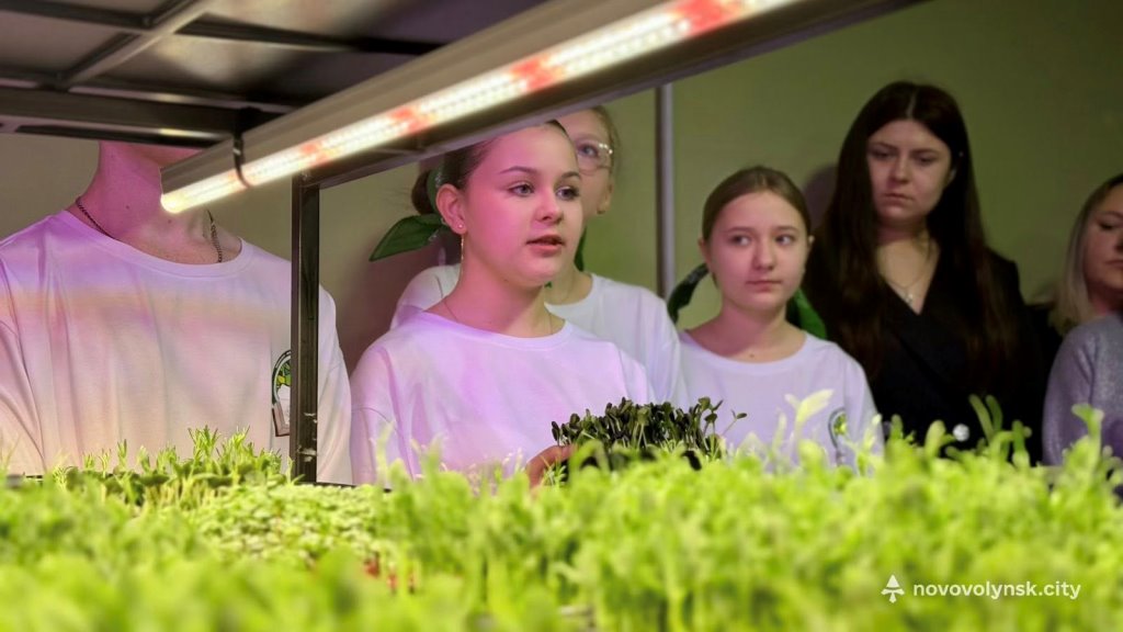 У Нововолинську презентували екоковоркінг для школярів із вирощування мікрозелені