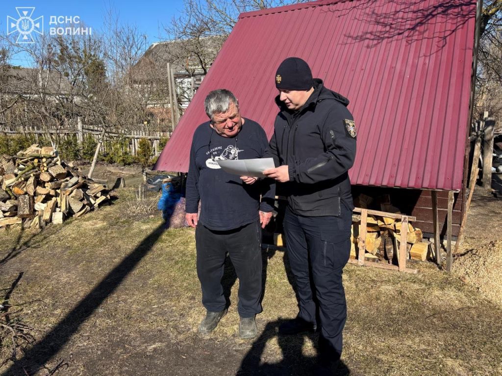 На Волині рятувальники під час рейду виявили палія сухої трави