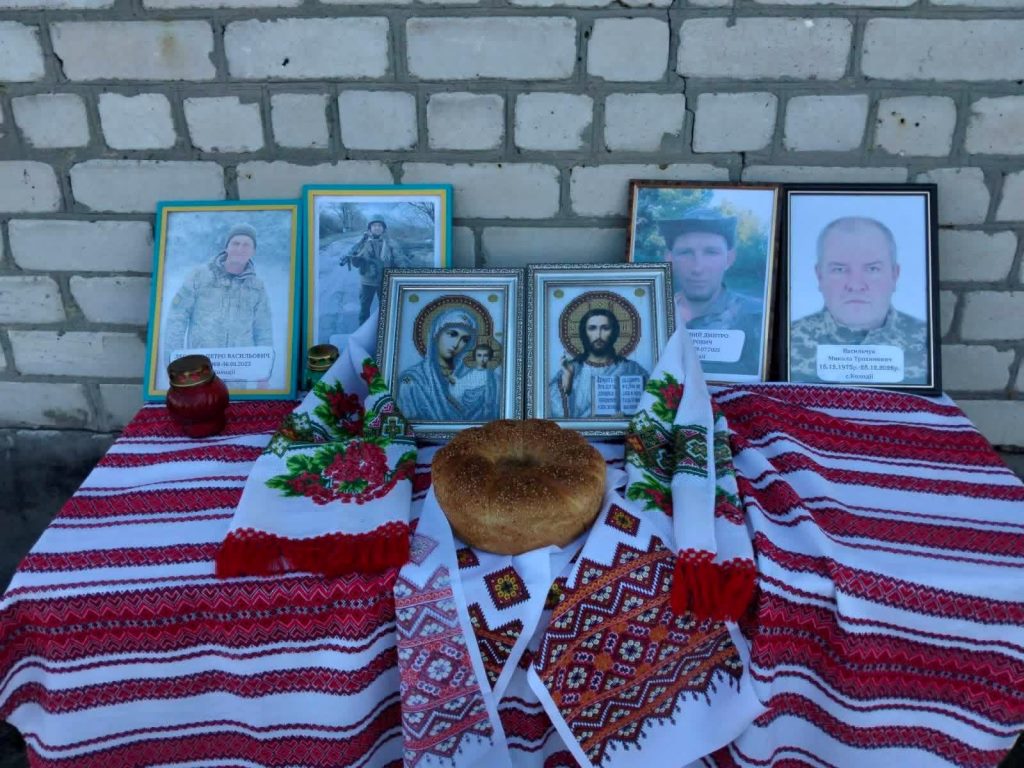 У Маневицькій громаді відкрили меморіальну дошку на честь Захисника України