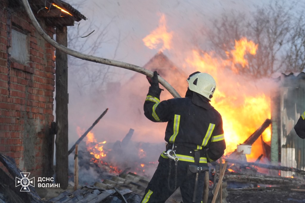 Необережність з вогнем спричинила пожежу в Боратинській громаді