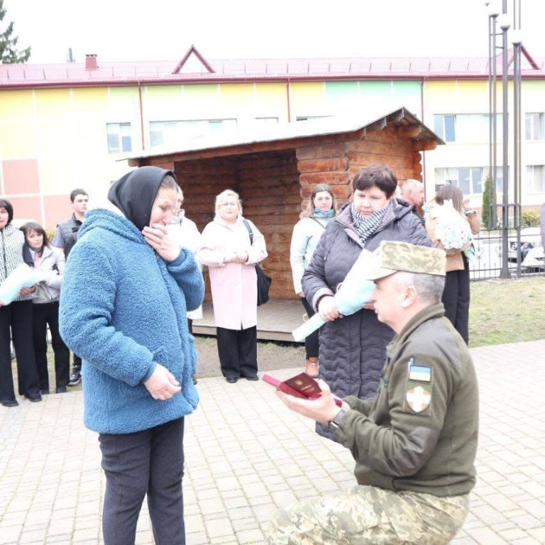 У Підгайцях підняли Прапор Надії та вшанували Захисників України