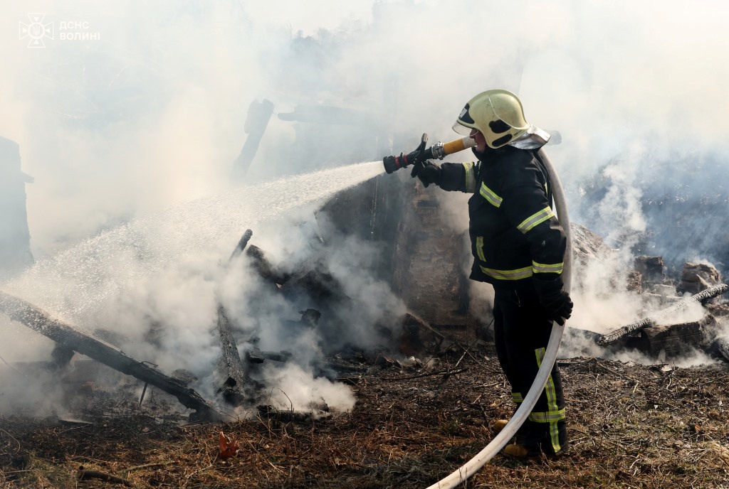 У Луцькому районі через необережність з вогнем горіла господарська споруда