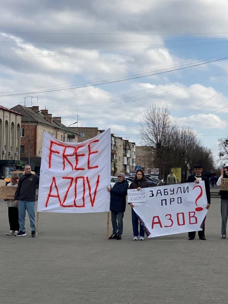 У Ковелі організували автопробіг та акцію на підтримку військовополонених