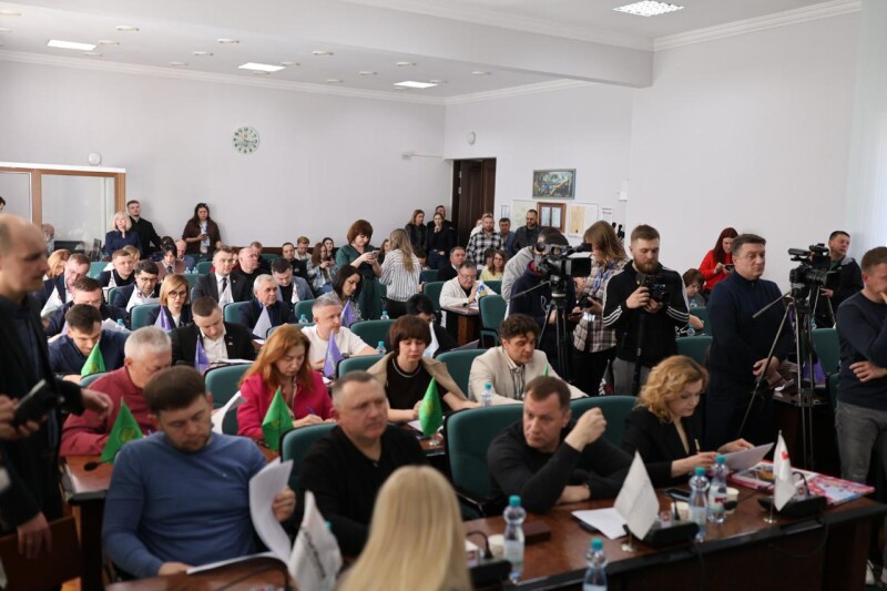 Роман Бондарук склав повноваження голови депутатської фракції політичної партії «Слуга народу» у Луцькраді