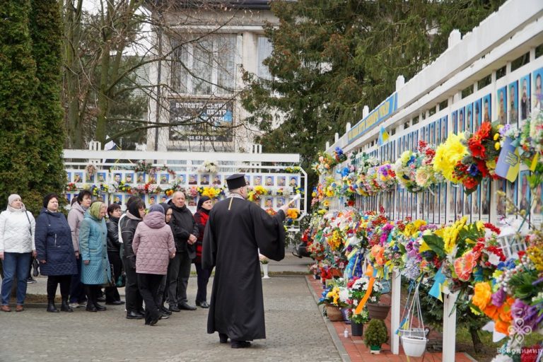 У Володимирі повернули щомісячну традицію вшанування пам’яті полеглих Захисників