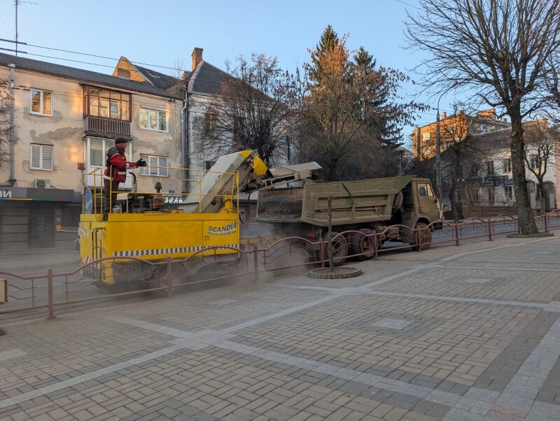 Весняне прибирання Луцька триває