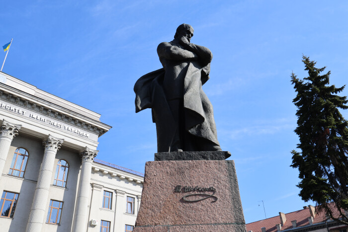 «Борітеся – поборете, вам Бог помагає»: у роковини смерті Тараса Шевченка у Луцьку вшанували пам’ять великого Кобзаря