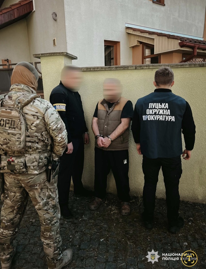 Волинські поліцейські викрили групу осіб, яка вчиняла систематичні крадіжки з автомобілів