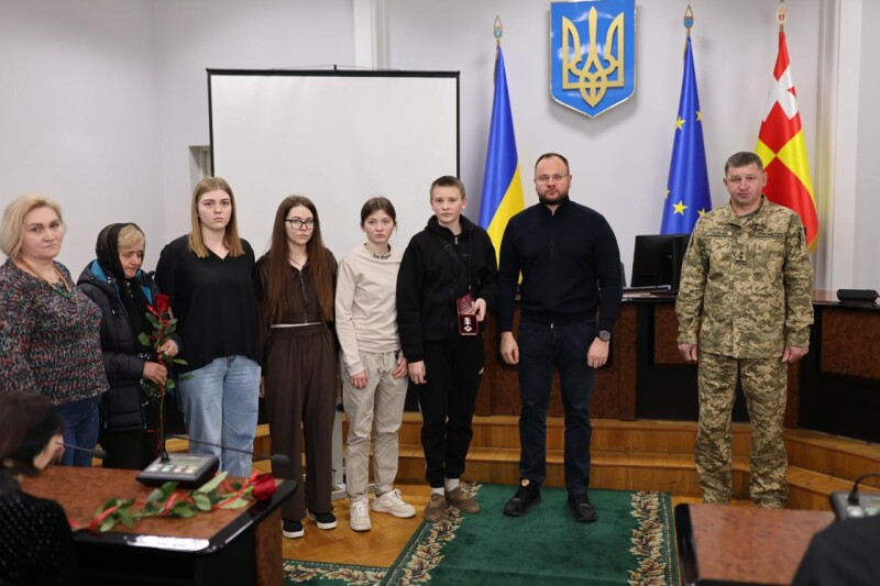 Поліщук вручив державні нагороди рідним загиблих Героїв