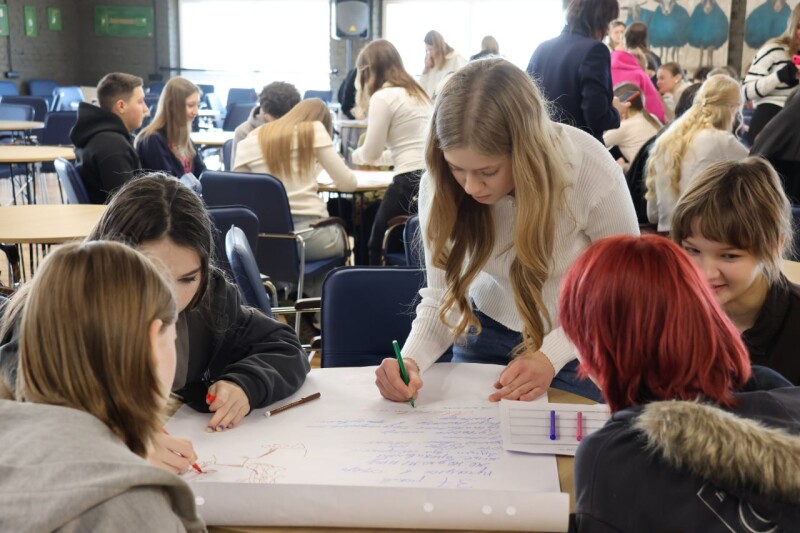 У Луцьку триває реалізація молодіжного проєкту «Бізнес-школа «Бути першим!»: від ідеї до стратегічного планування