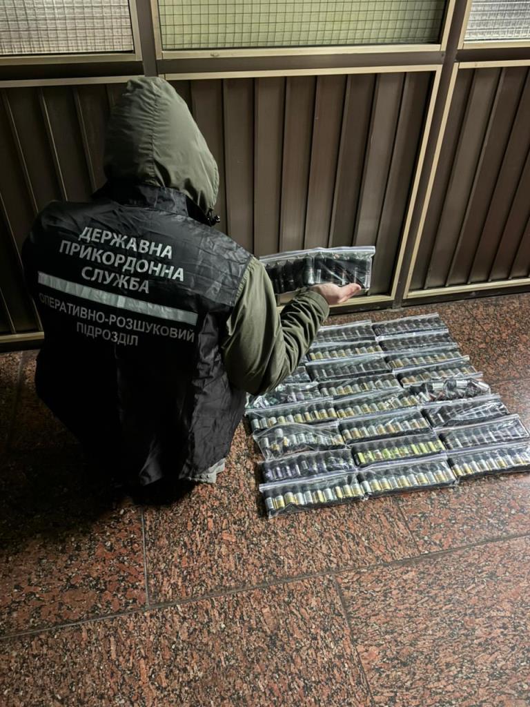 У Ягодині прикордонники виявили прихований товар у вентиляційній шахті вагона