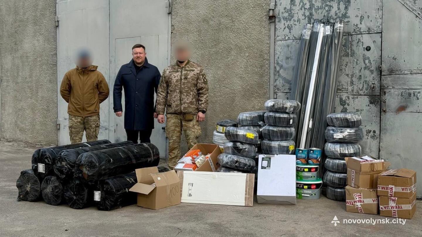 У Нововолинську передали нову партію допомоги бійцям 100 окремої механізованої бригади