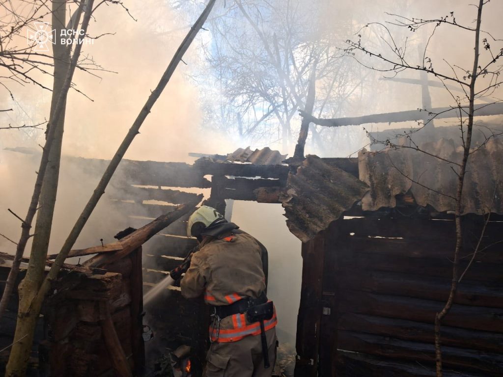 Минулої доби на Волині рятувальники ліквідували чотири пожежі