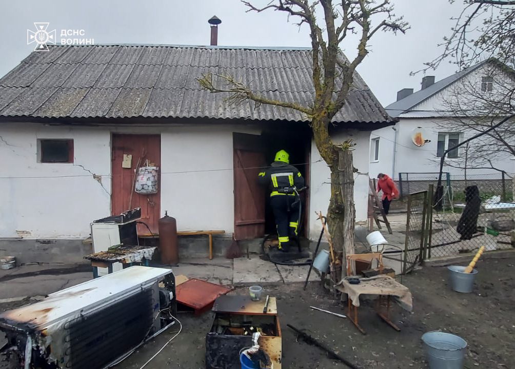 Минулої доби на Волині рятувальники ліквідували чотири пожежі