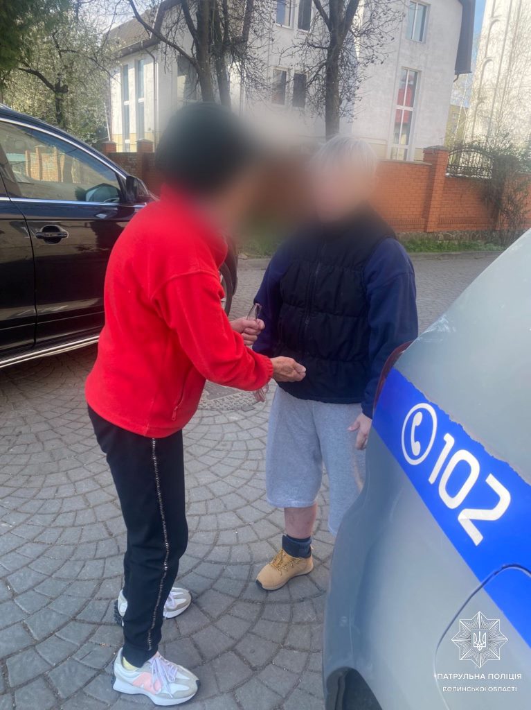 Волинські патрульні оперативно розшукали чоловіка, який зник із місця проживання