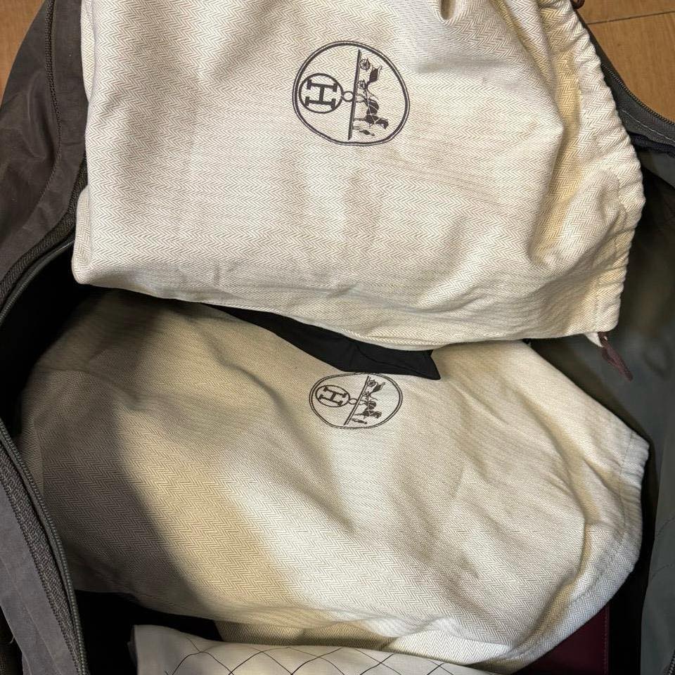 Через «Ягодин» намагалися ввезти люксові сумки без оподаткування