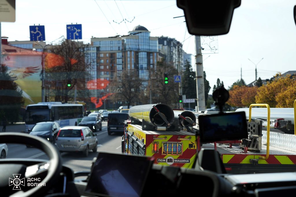 У Луцьку рятувальники ліквідували задимлення в розважальному центрі «Промінь»