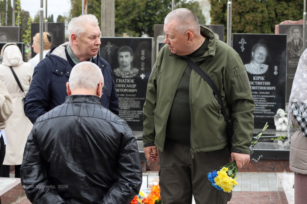 На кладовищі у Гаразджі молилися за спокій душ полеглих воїнів