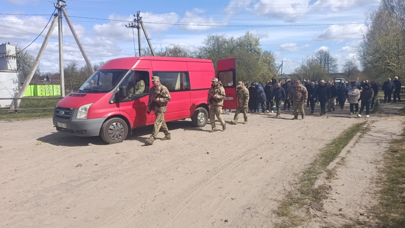 У Маневицькій громаді попрощалися із захисником Євгеном Котельницьким