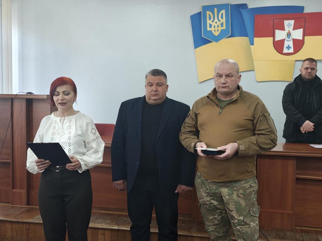 Родині загиблого воїна із Рожищенської громади Святослава Симінського вручили посмертну нагороду Героя